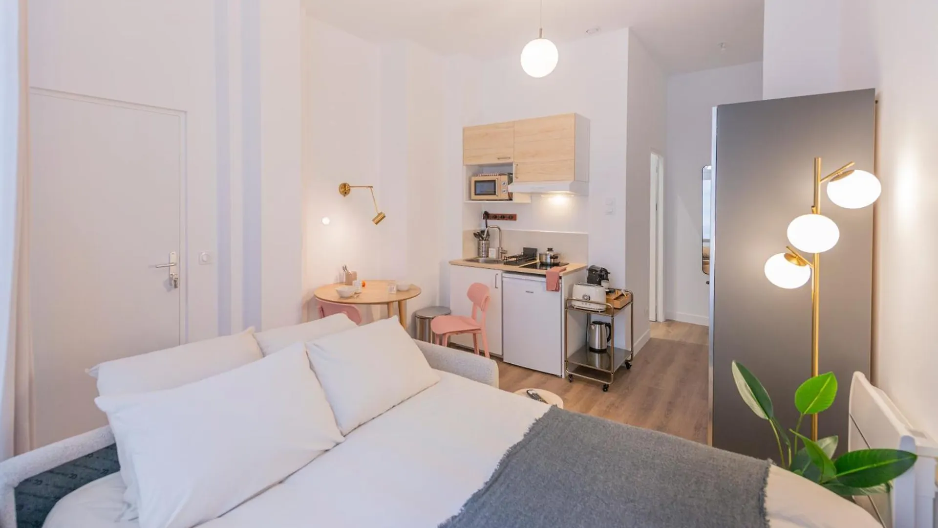 Apartment Modern Studios In The 10Th District Paris